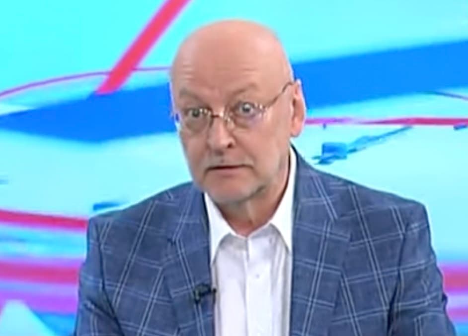 Sovietinis kolaborantas Valatka ragina kuo skubiau pasakyti B ir taip sustabdyti Putino mintis