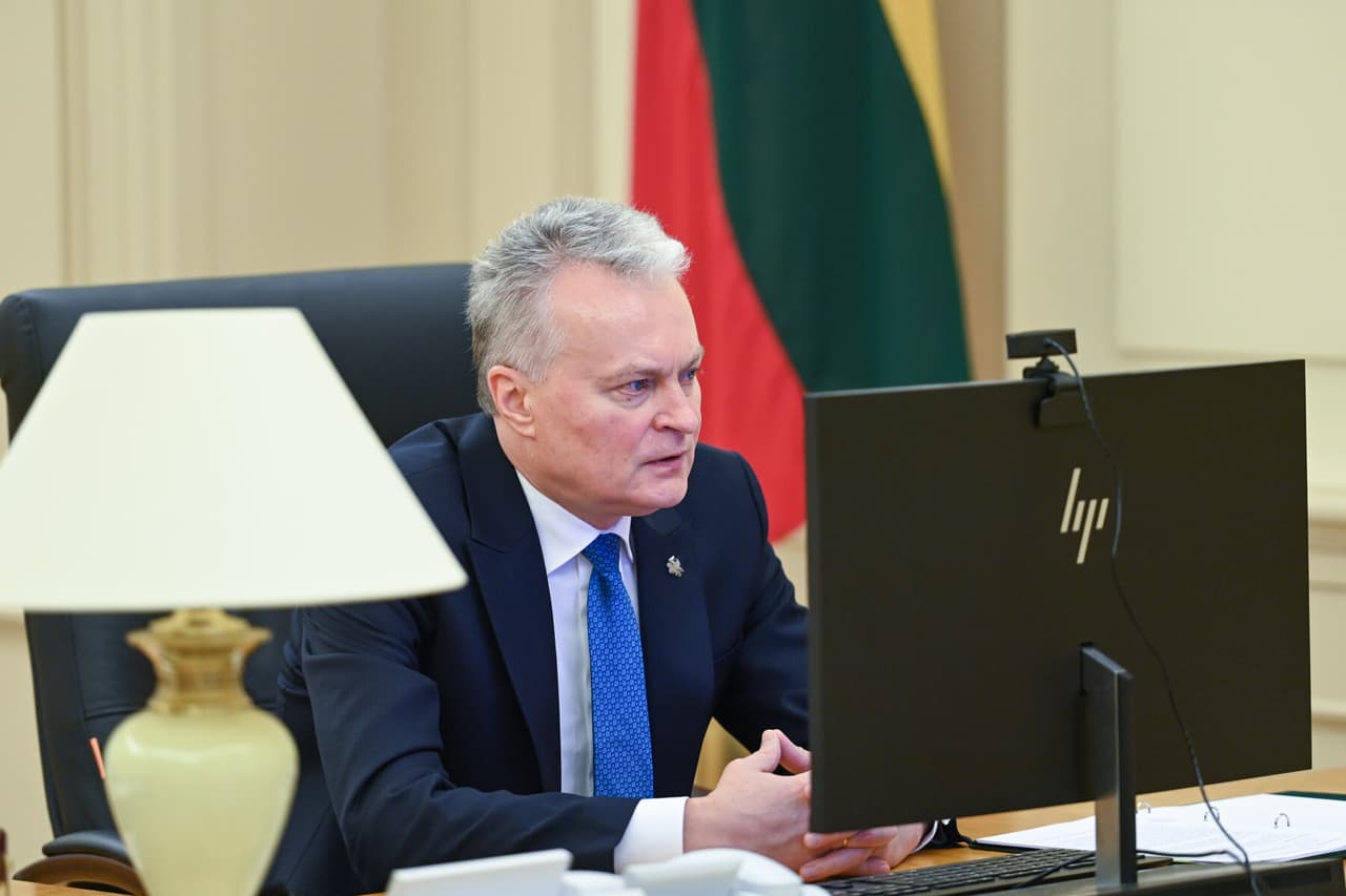 Istorinis Nausėdos pasveikinimas: linki išvysti dar vienos tironijos griūtį