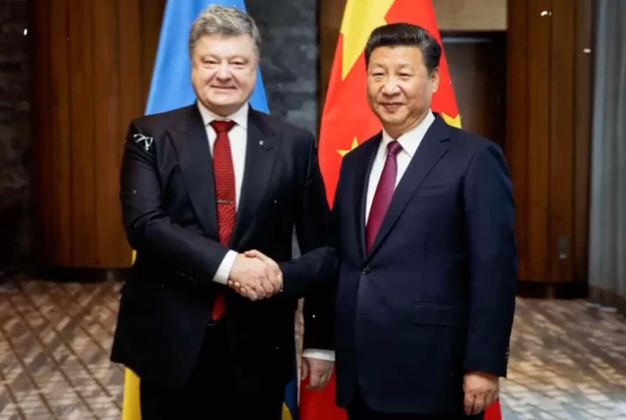 Lietuvos draugas Petro Porošenka pasveikino Kinijos imperatorių