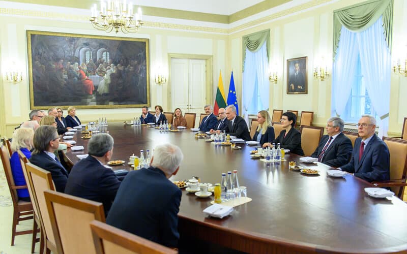 Nausėda pasidžiaugė Lietuvos Konstitucijos stabilumu
