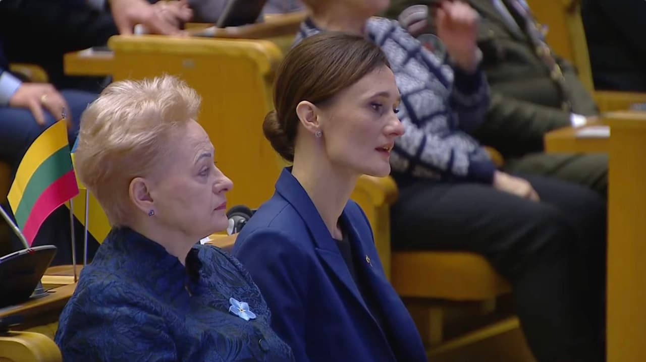 Mėlyna gėlė ir Grybauskaitė – vienas vienis