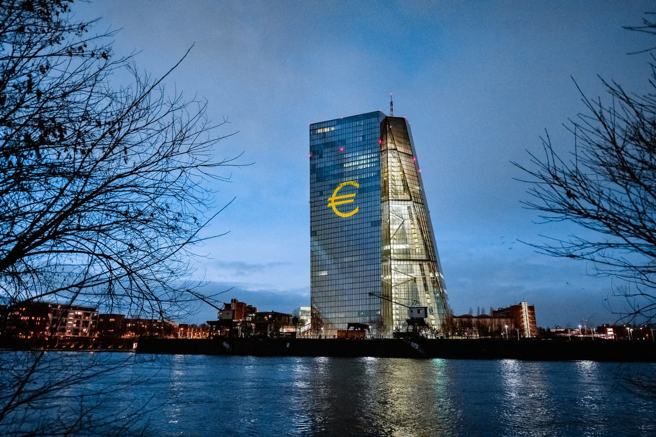 Už paskolas bankams, žmonės privalės mokėti mokėti dar daugiau