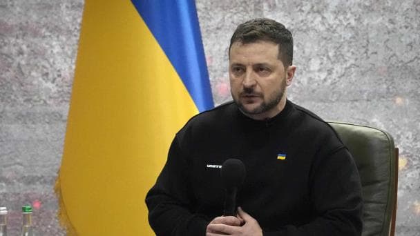 Zelenskis pakraupęs aptakiais NATO pažadais Ukrainai: vadina tai beprecedenčiu absurdu