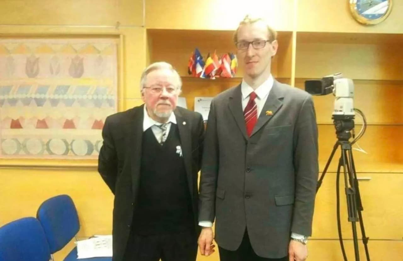 **Visuomenininkas Minedas (dešinėje) jau seniai yra tapęs Ukrainos bei viso civilizuoto ir demokratinio pasaulio pasipriešinimo okupantams simboliu.**