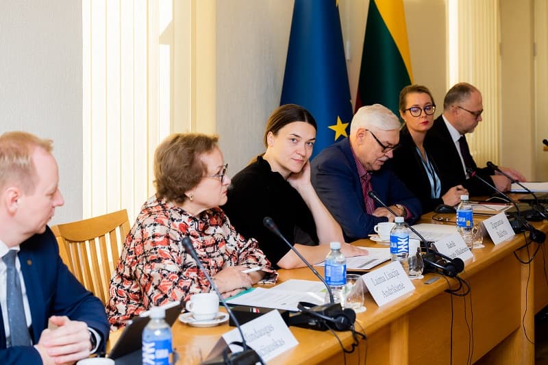 Pasitarta, kad reikia didinti ES biudžeto pajėgumą, nes tas biudžetas praranda nemažai galios