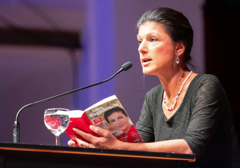 Vokietijos politikė Sara Vagenknecht pranešė kurianti politinę partiją