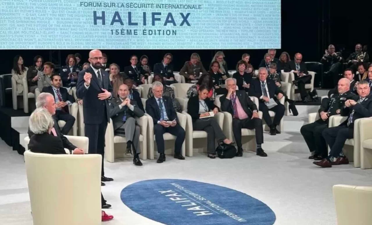 Anušauskas Halifakse: Lietuva rėmė ir rems Ukrainos kovą tiek, kiek reikės