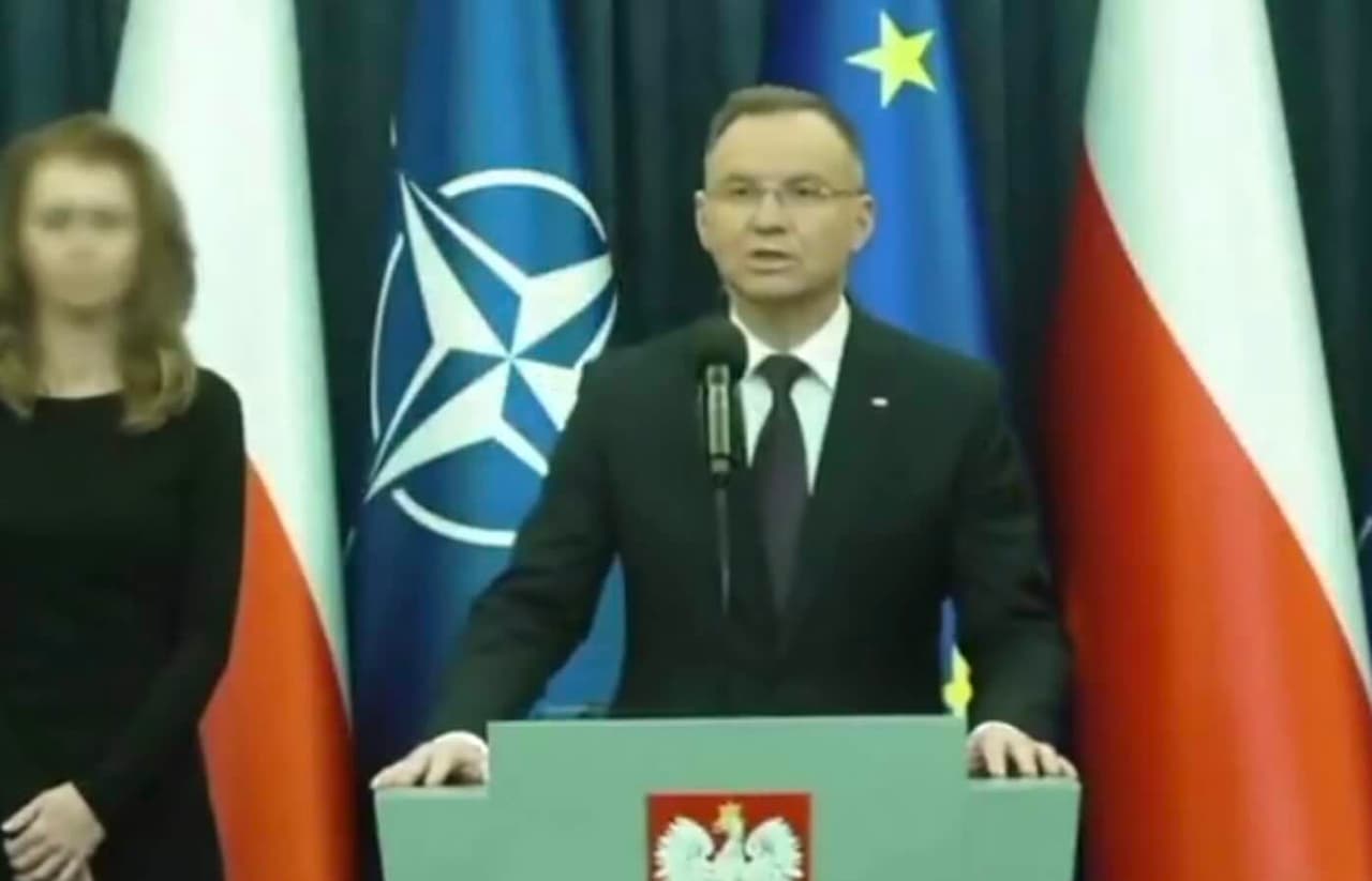 Lenkijos premjero Tusko ministrai pažemino prezidentą Dudą