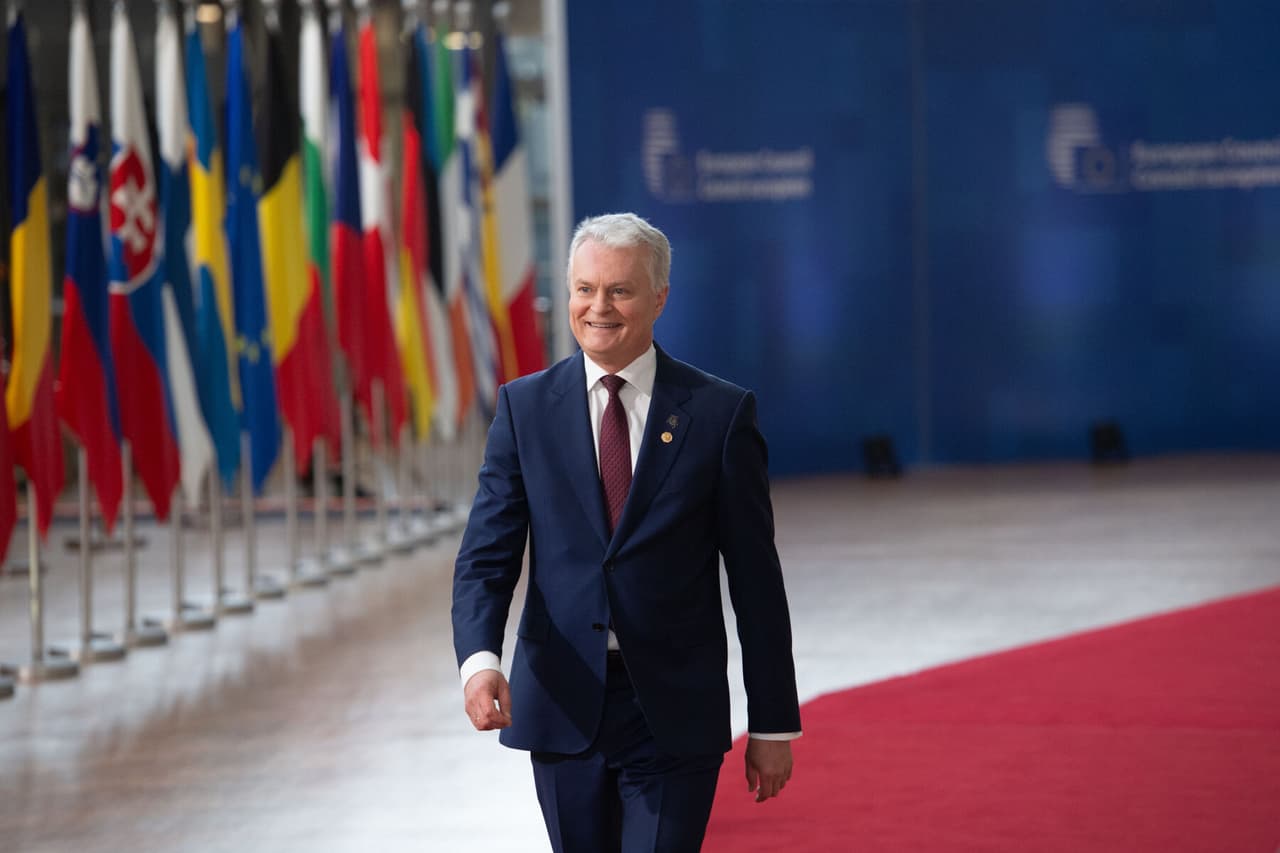 Pinigai paspartins Ukrainos pergalę, neabejoja Nausėda