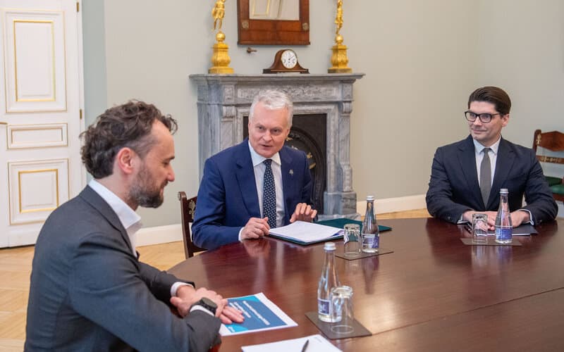 Nausėda: Ukrainos ekonomikos ir infrastruktūros atstatymas – prioritetinis uždavinys