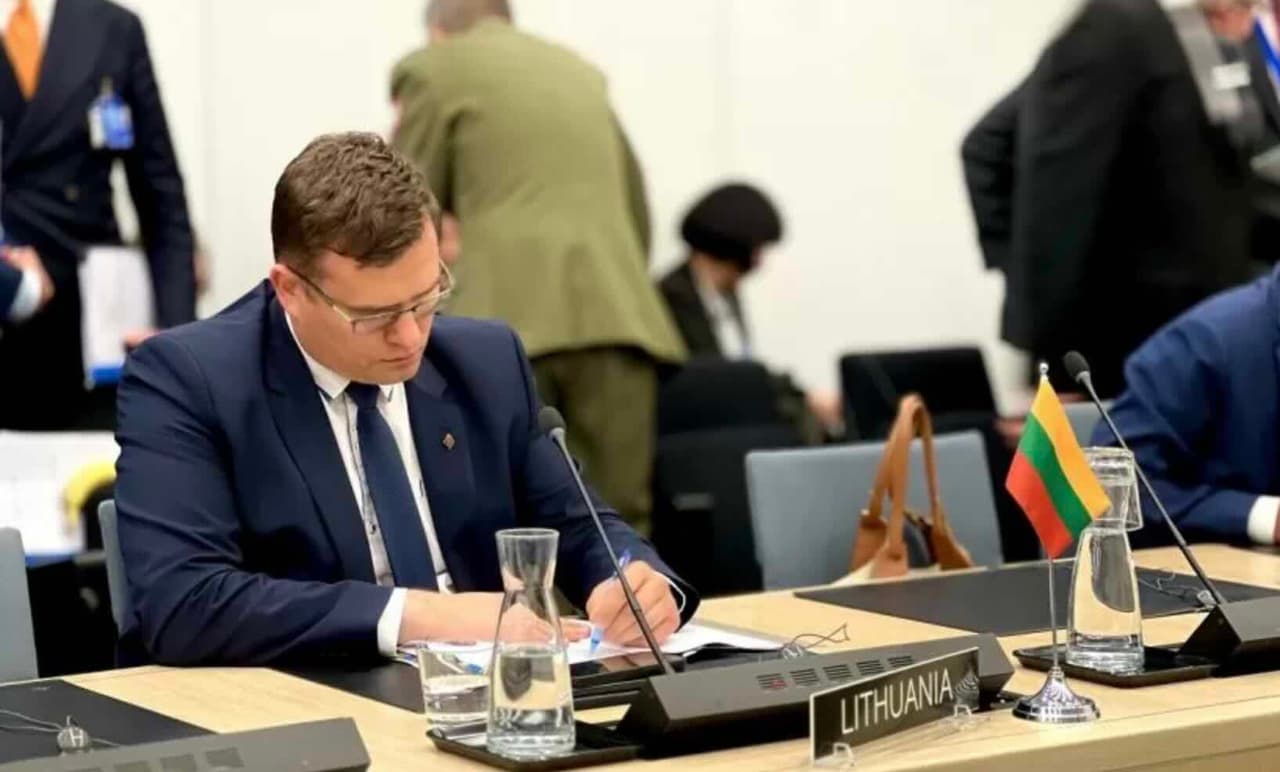Kasčiūnas pristatė naują Lietuvos karinės paramos Ukrainai paketą