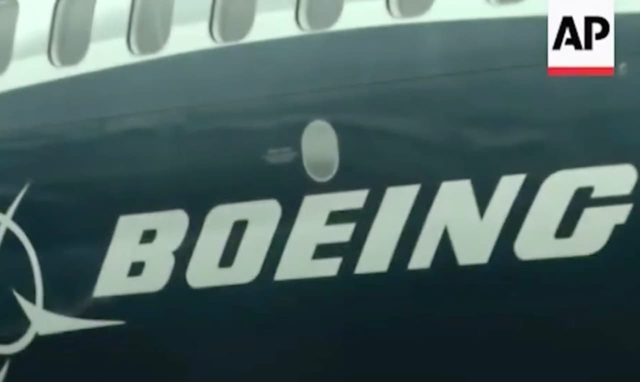 Boeing'o korporacija sulaukė daug kaltinimų, esą jai nerūpi keleivių saugumas, o tik pelnas