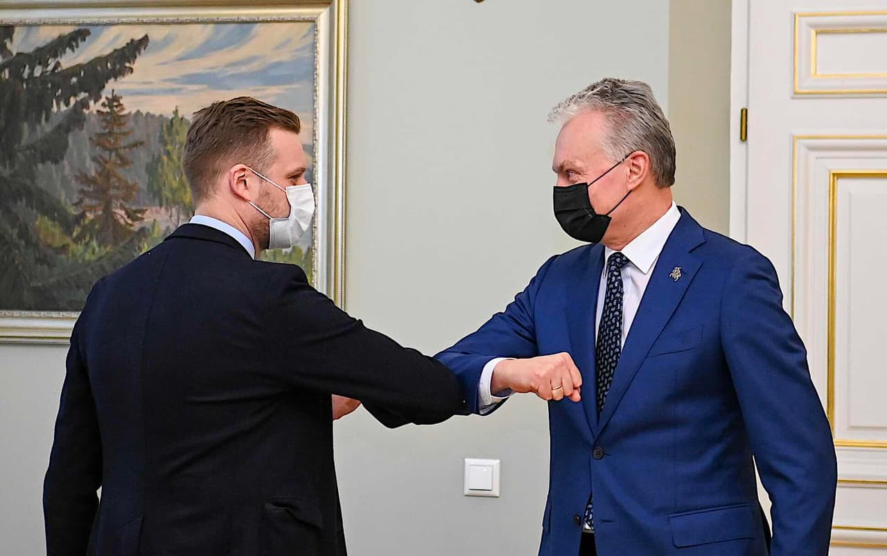 Dėl Ukrainos pergalės fronto linijoje, Landsbergis su Nausėda tvirtai surėmę alkūnes