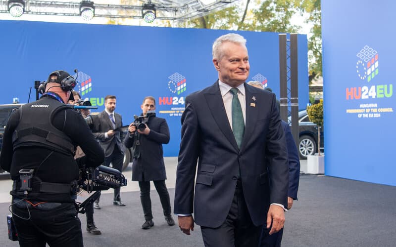 Europiečius Nausėda supažindino, kaip Lietuva sėkmingai stiprina gynybą ir žmonių gerovę