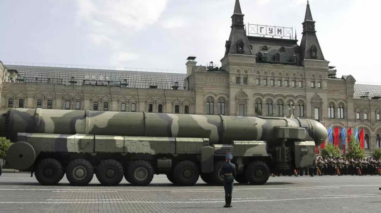 Rusija pirmą kartą taikėsi į Ukrainą tarpžemynine balistine raketa