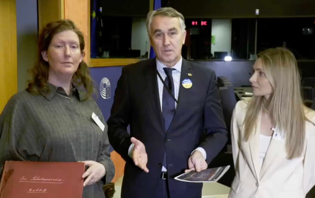 Dešimtmetį badaujantis liberalas Auštrevičius po peržiūros pristatė filmo kūrėjas