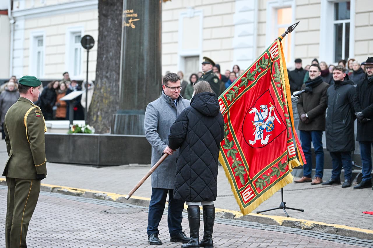 Šakalienė perėmė vėliavą iš Kasčiūno ir pažadėjo toliau remti Ukrainą