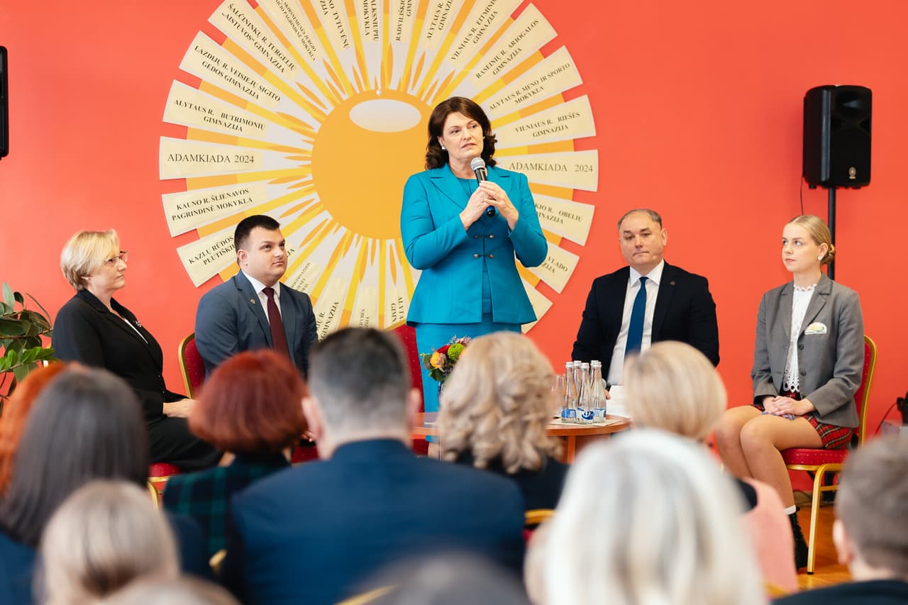 Pirmoji valstybės ponia susitiko su gyvu įrodymu