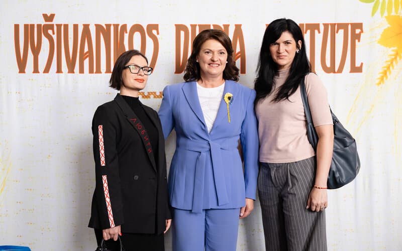 Nausėdienė: jau daugiau nei trejus metus vyšyvanka yra ir Lietuvos kultūros, o ukrainiečiai – gausėjanti mūsų visuomenės dalis