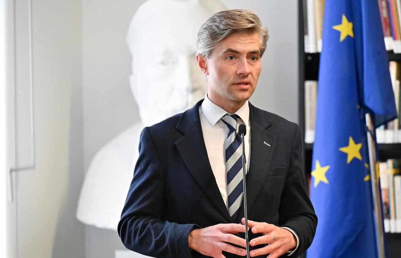 Nausėdos Budrys Hagoje pranešė apie 19-o paketo būtinybę ir negrįžtamą Ukrainos kelią į NATO
