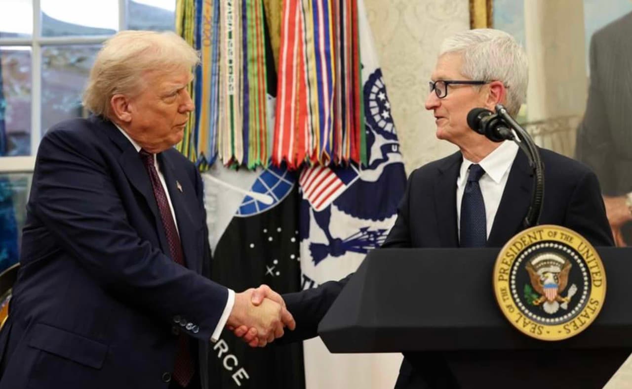 Trump atsakė į klausimą dėl 10–12 dienų termino, kurį davė Rusijai