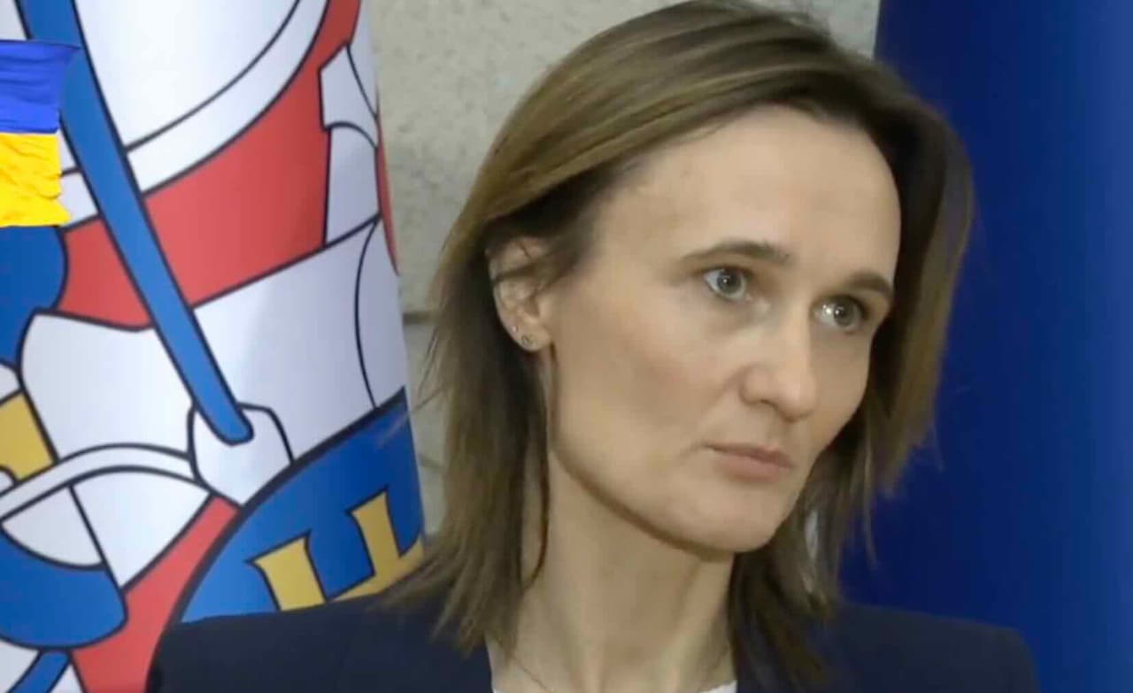Norima atsirišti rankas, siekiant pagauti balionus