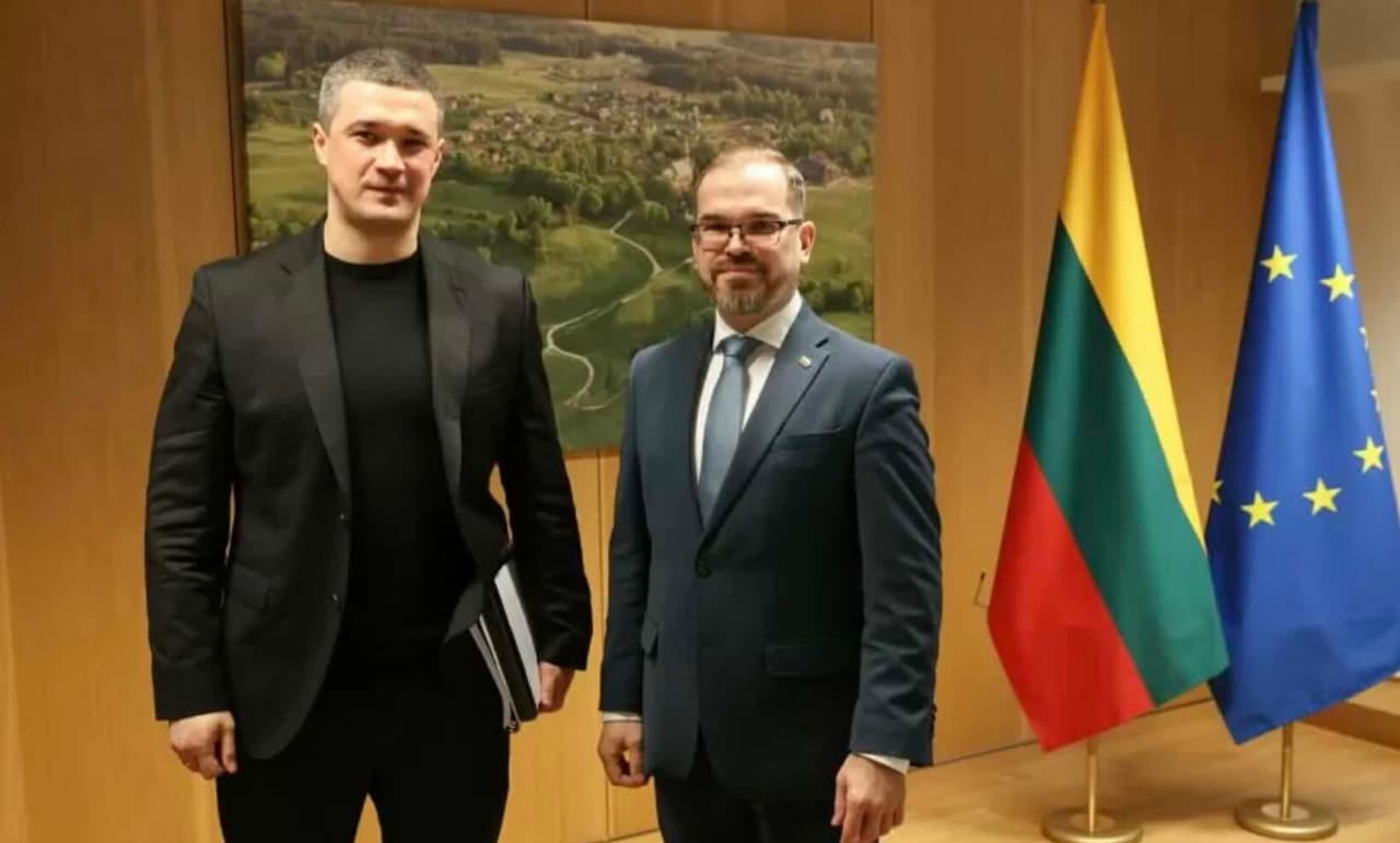 ES skolinsis 90 mlrd. eurų ir suteiks Ukrainai 90 mlrd. eurų paskolą
