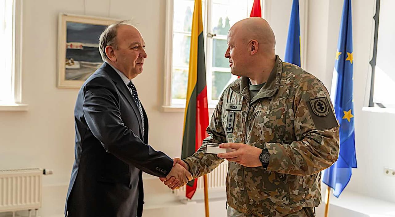 **Mokymus koordinuojančio MPPD prie KAM direktorius Virginijus Vitalijus Vilkelis (kairėje).**