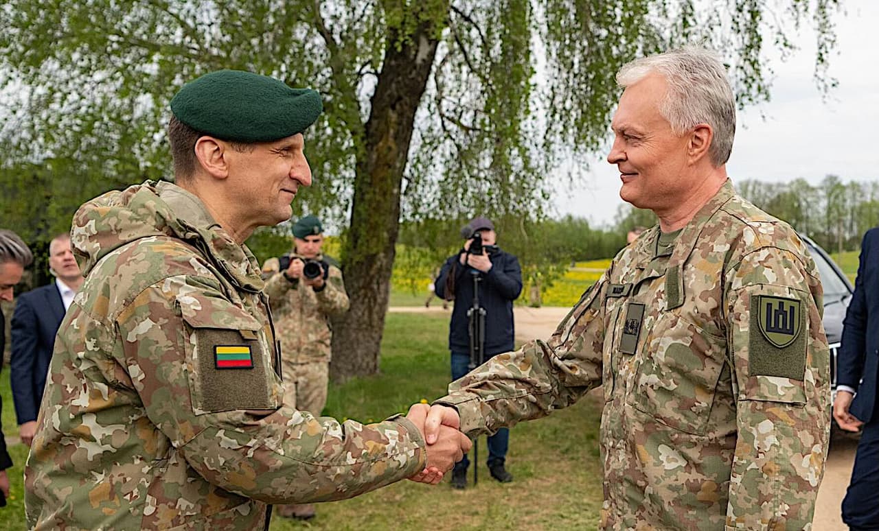 NATO turi geriausią šiuolaikinio karo poligoną – Ukrainą. Tad kodėl vis dar tiek daug tuščių kalbų?