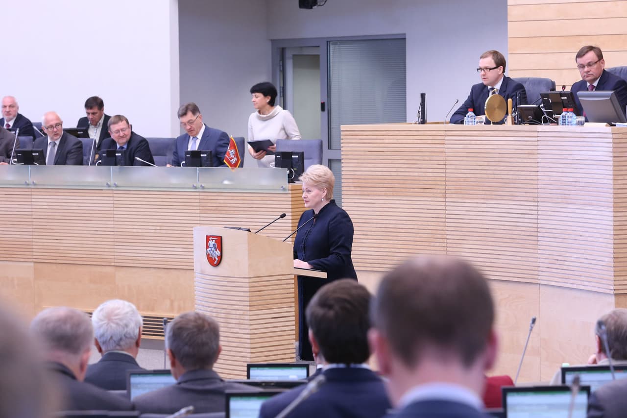 D. Grybauskaitė skaito pranešimą. Nuotr. prezidentas.lt