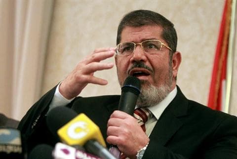 Gali būti, kad Egipto prezidentas Mohammedas Mursi kraustosi iš proto - kaip koks Neronas jis pagrasino sudeginti Egiptą