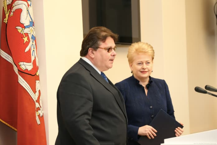 Prezidentė Dalia Grybauskaitė ir užsienio reikalų ministras Linas Linkevičius susitikime su ambasadoriais. Nuotr. prezidentas.lt