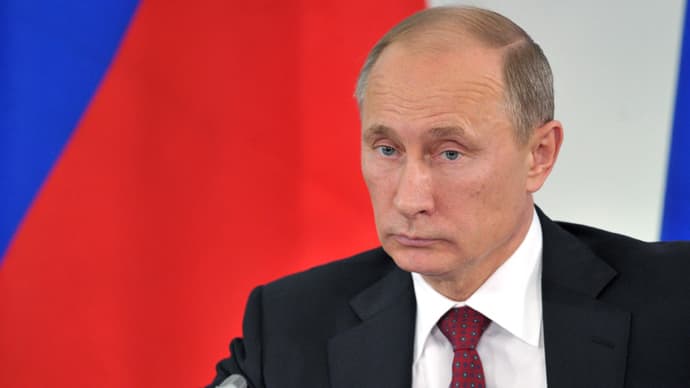 Paklaustas, kas toliau gresia E. Snowdenui, V. Putinas atrėžė: „Iš kur man žinoti? Tai jo gyvenimas, jo likimas.“