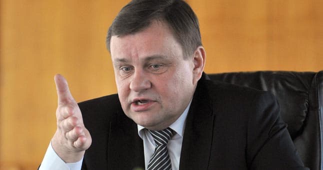 Antrasis asmuo valstybėje jau trečią savaitę nesusidomi, kur dingo jo vadovaujamo parlamento narė. Nuotr. ELTA